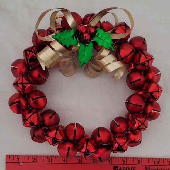 Vintage Festive Red Jingle Bell Wreath - Picture 9 of 11
